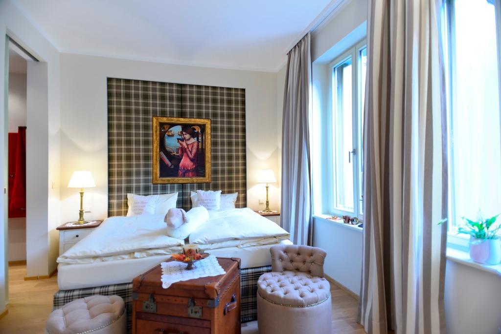 Schottennester Schlafen An Der Kraemerbruecke Erfurt Room photo