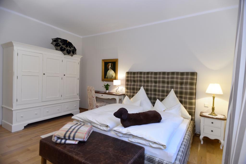 Schottennester Schlafen An Der Kraemerbruecke Erfurt Room photo