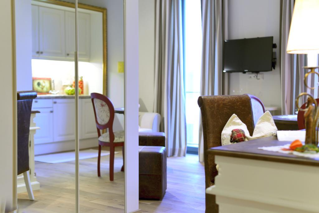 Schottennester Schlafen An Der Kraemerbruecke Erfurt Room photo